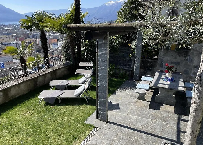 Dora Garten By Fewotessin 로카르노