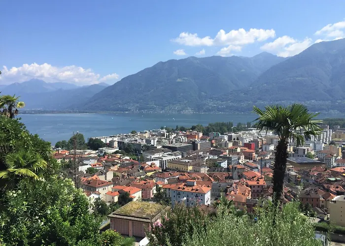 Dora Garten By Fewotessin * ロカルノ