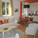 Apartment Dora Garten By Fewotessin